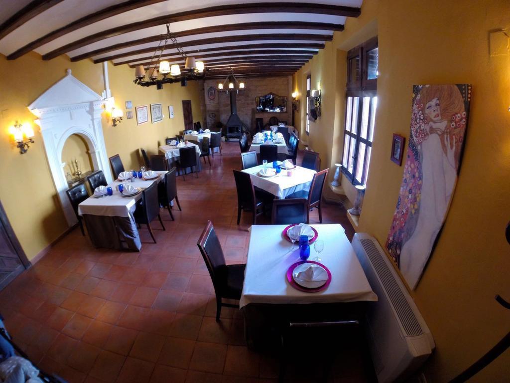 Hospederia Virgen De La Fuente Hotel Peñarroya de Tastavins Exterior foto