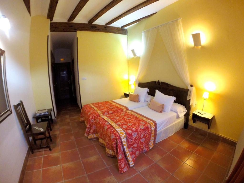 Hospederia Virgen De La Fuente Hotel Peñarroya de Tastavins Exterior foto